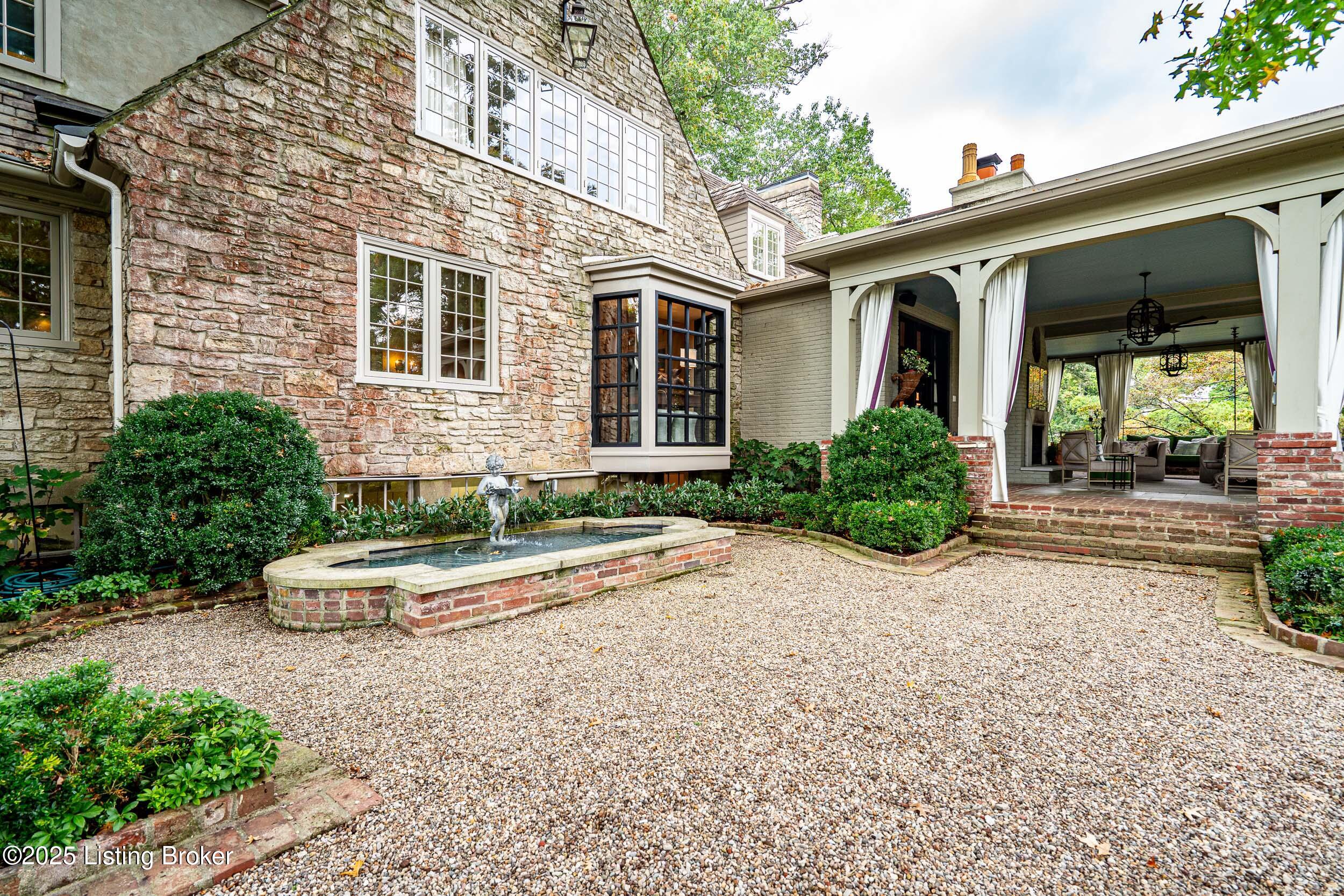 193 Bow Ln