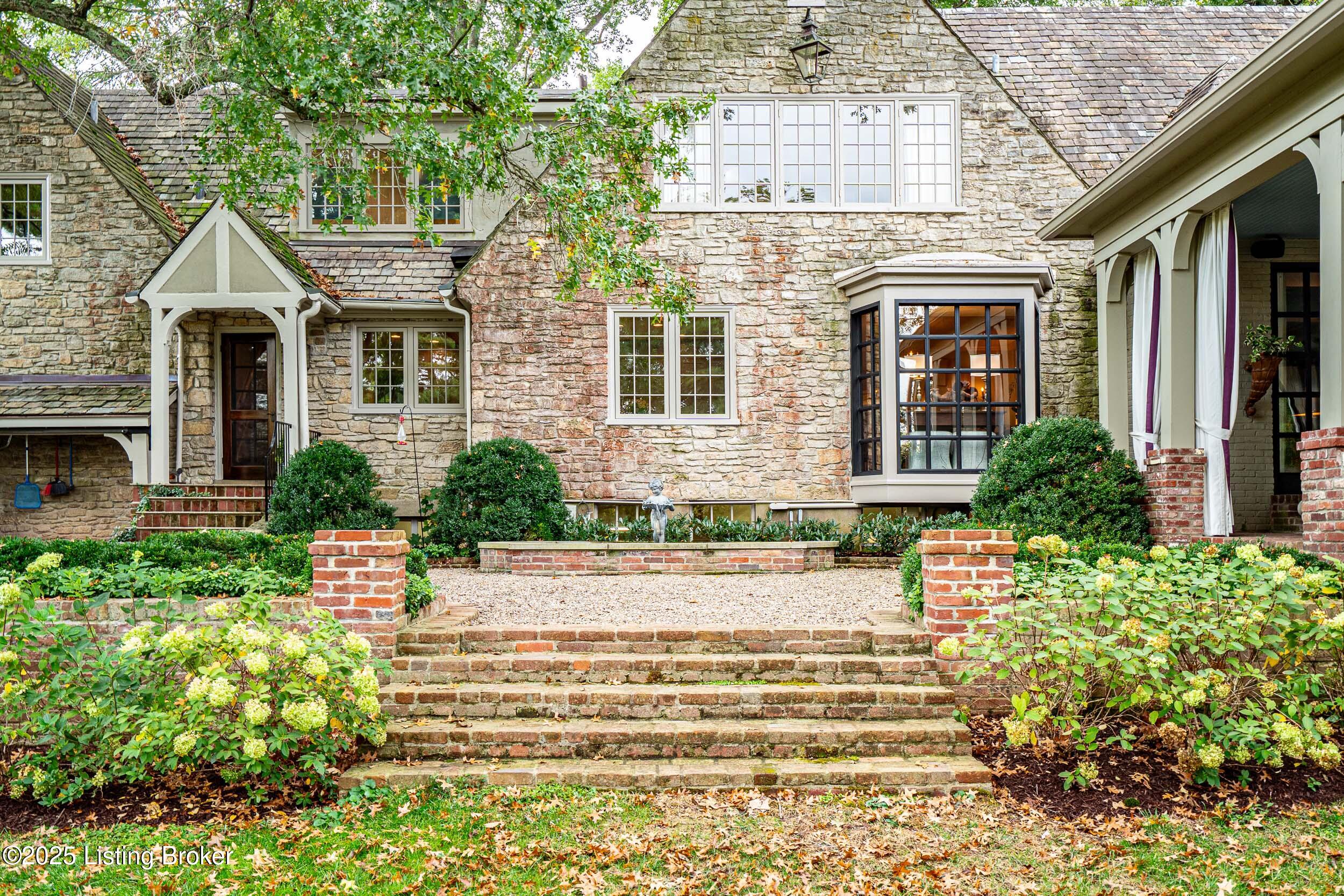 193 Bow Ln
