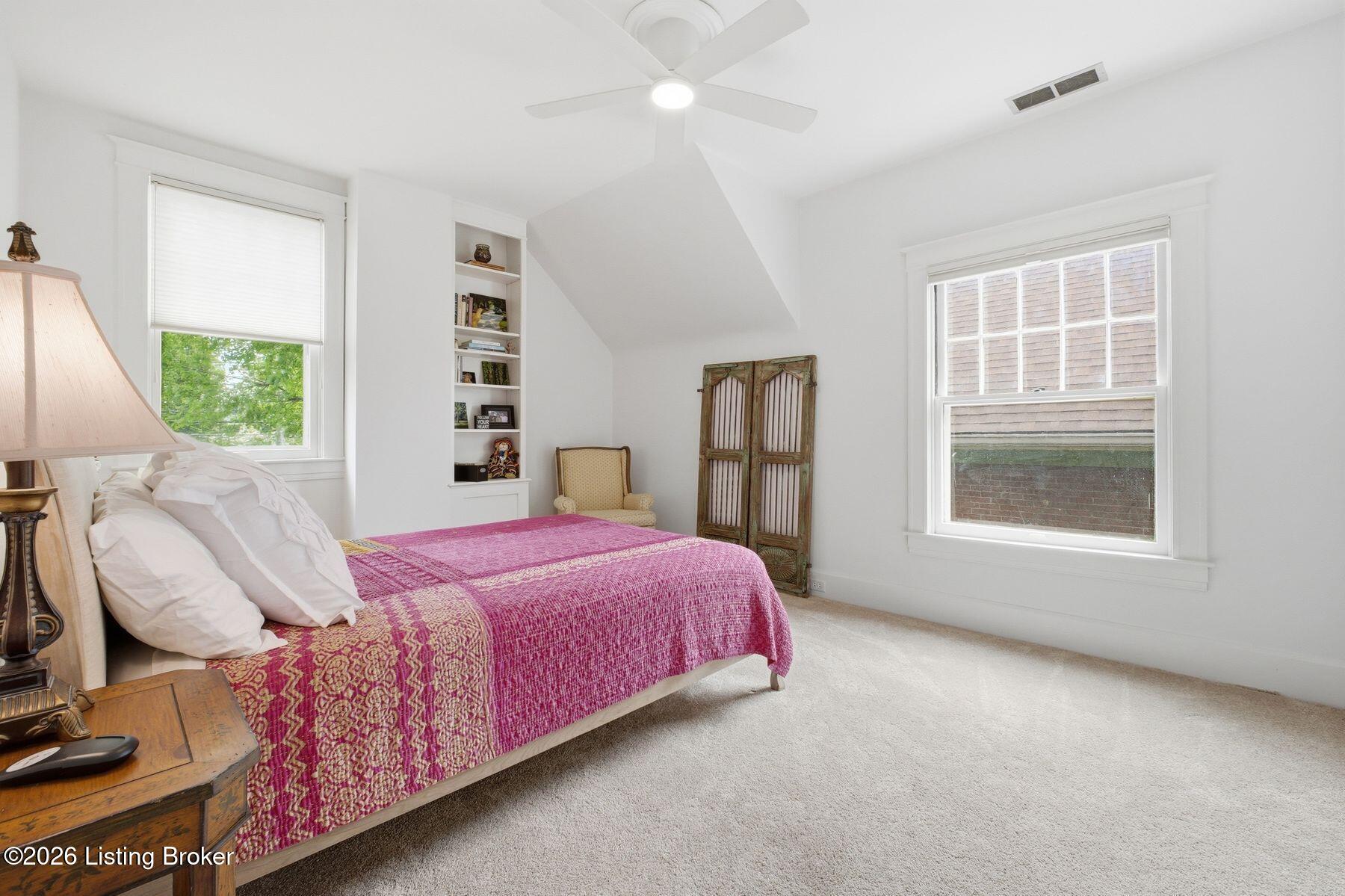 2211 Boulevard Napoleon