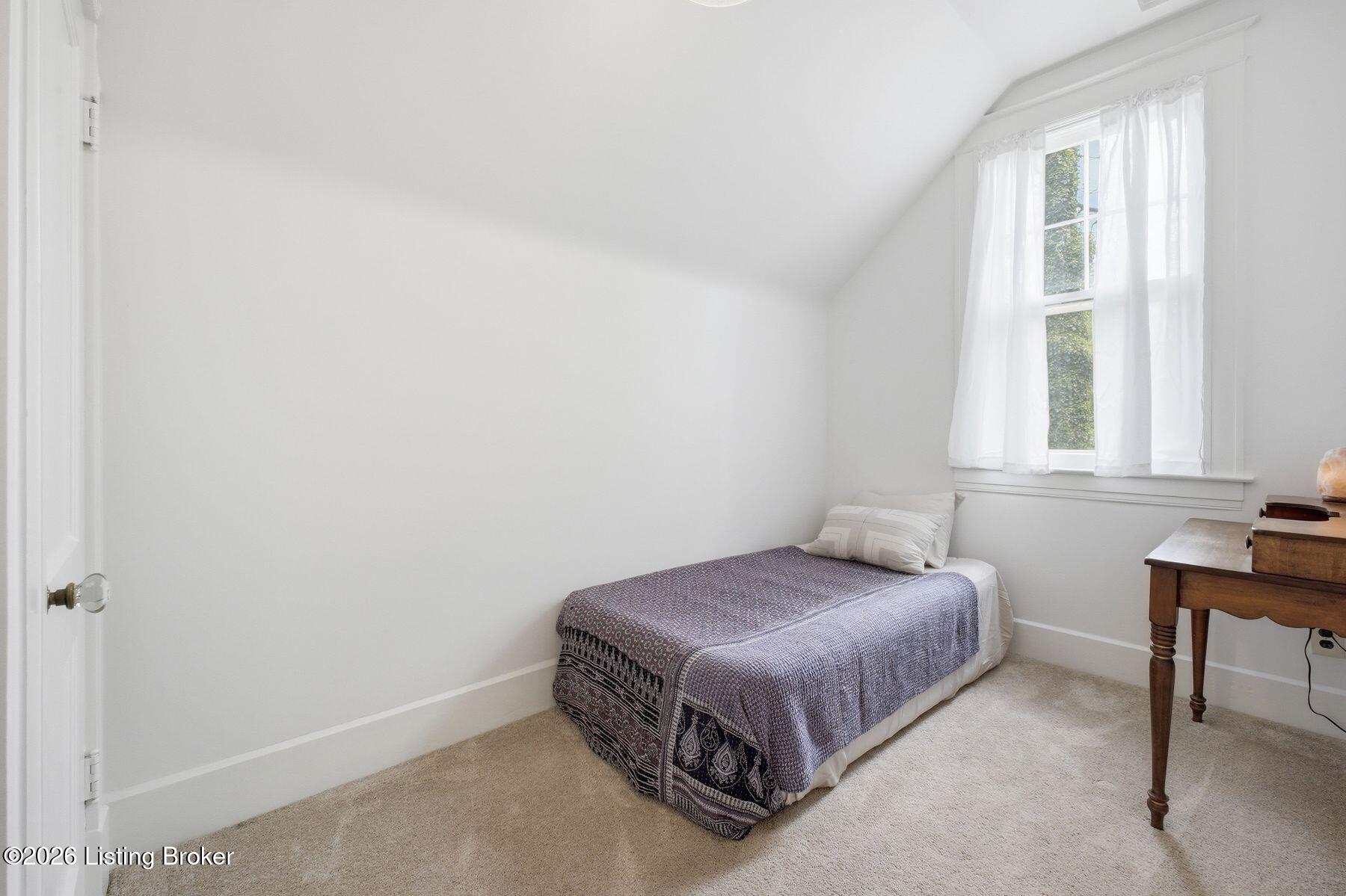 2211 Boulevard Napoleon
