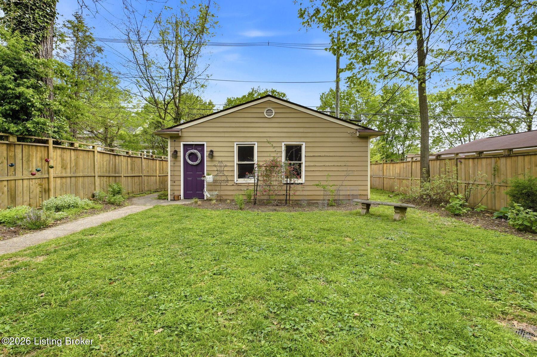2211 Boulevard Napoleon
