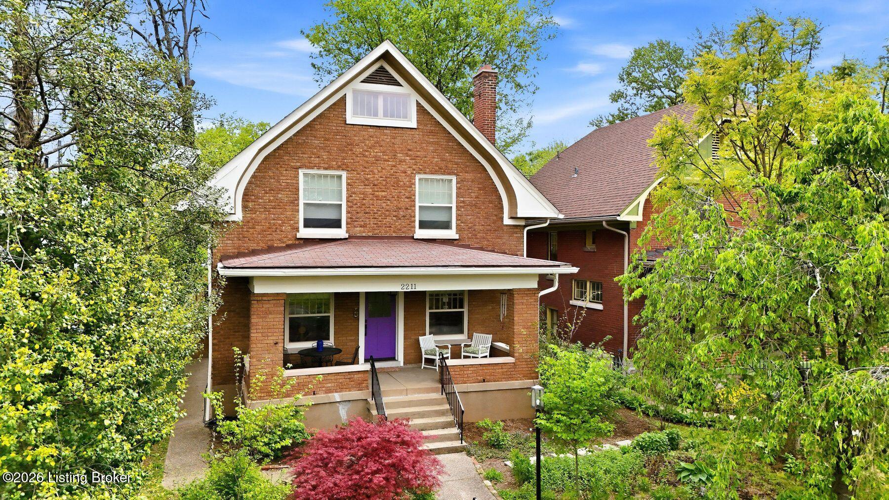 2211 Boulevard Napoleon