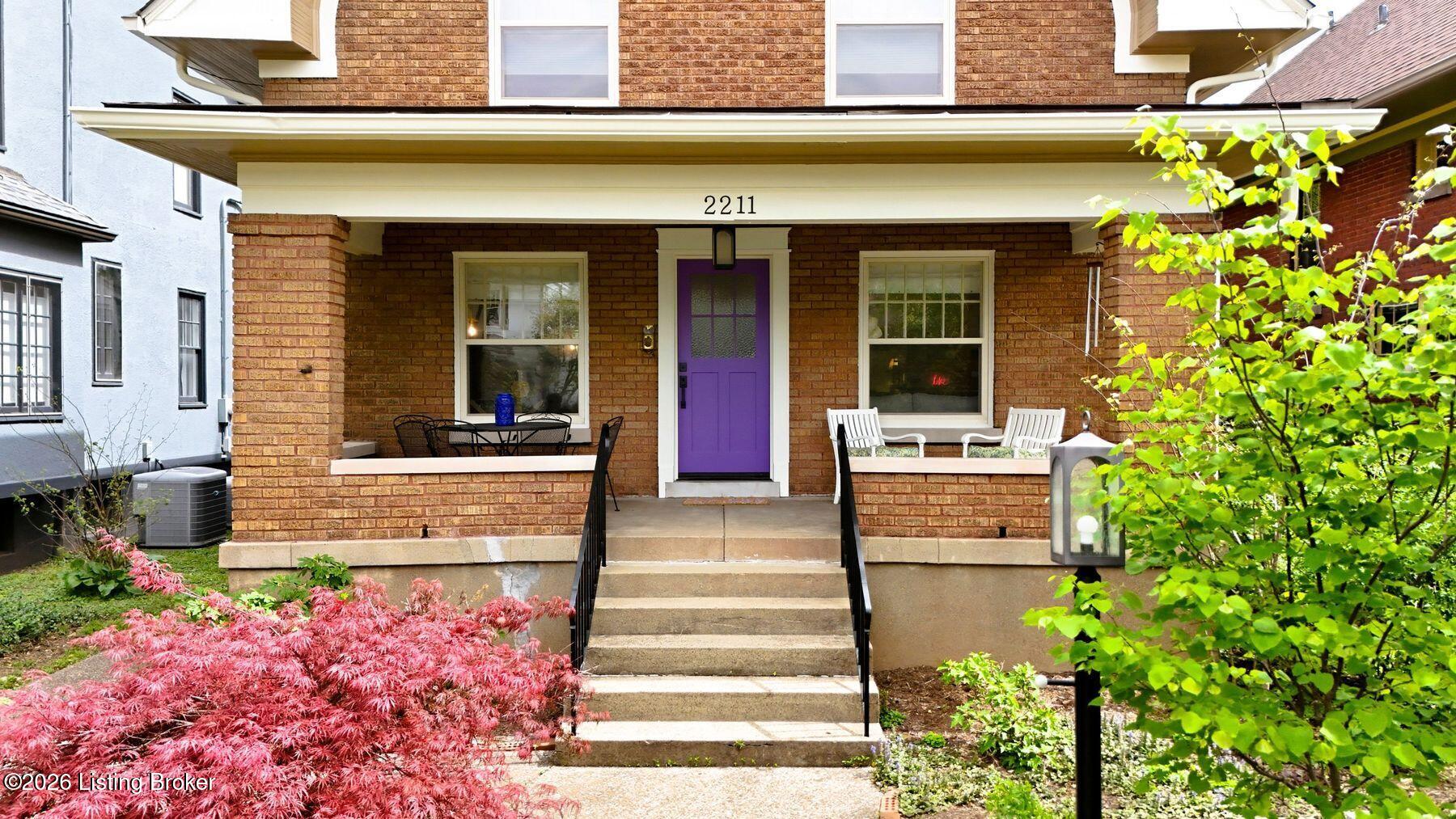 2211 Boulevard Napoleon
