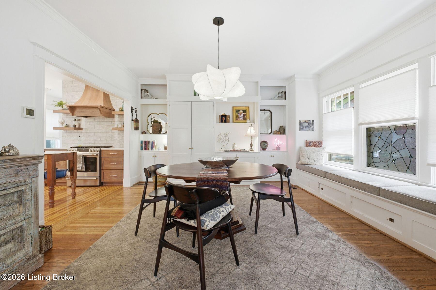2211 Boulevard Napoleon