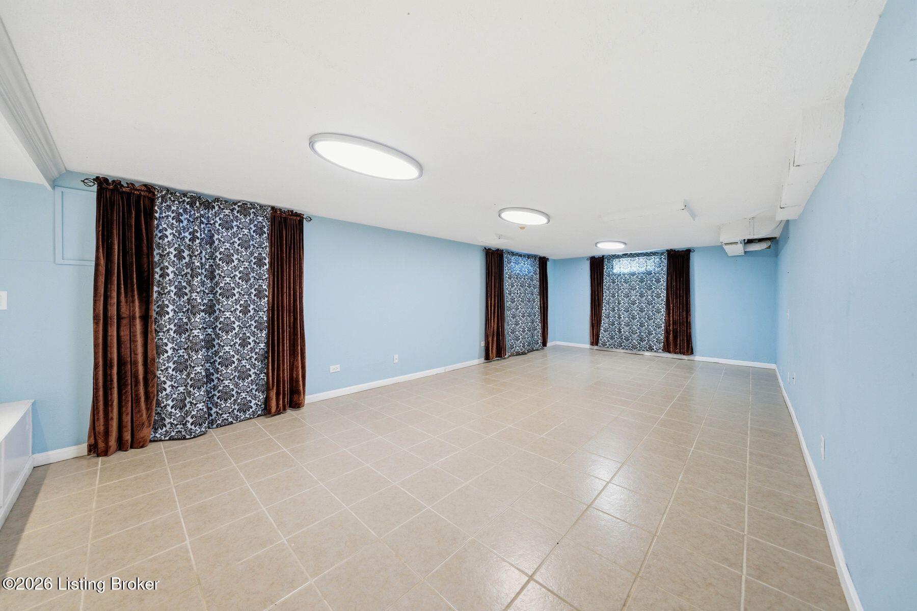 3405 Hastings Cir