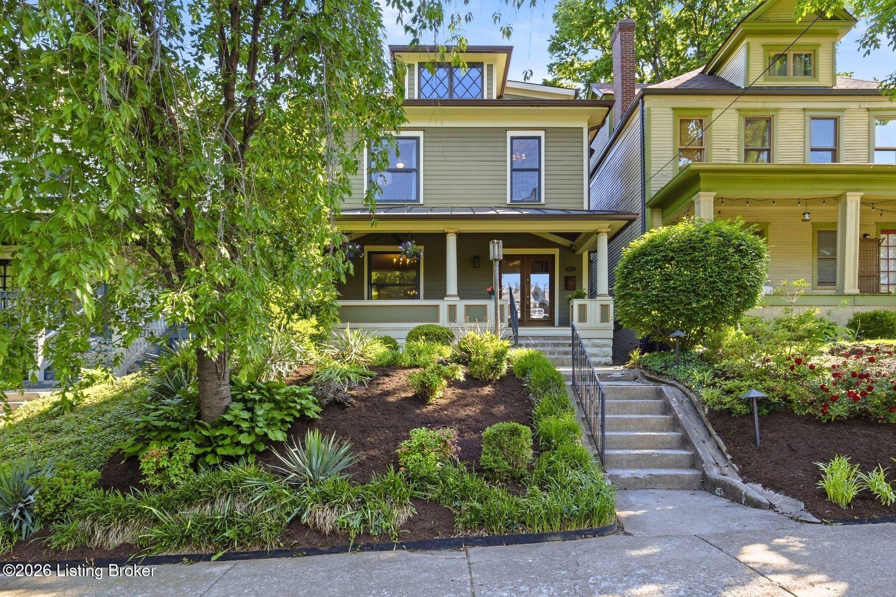 1129 Everett Ave