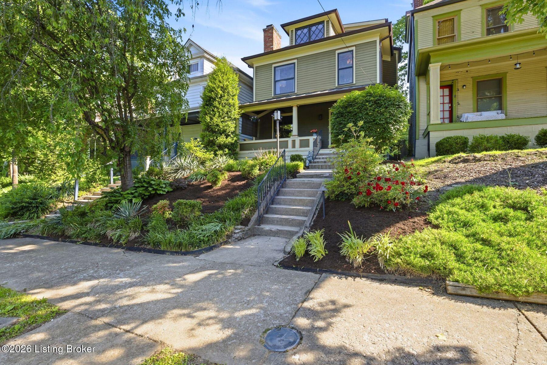 1129 Everett Ave