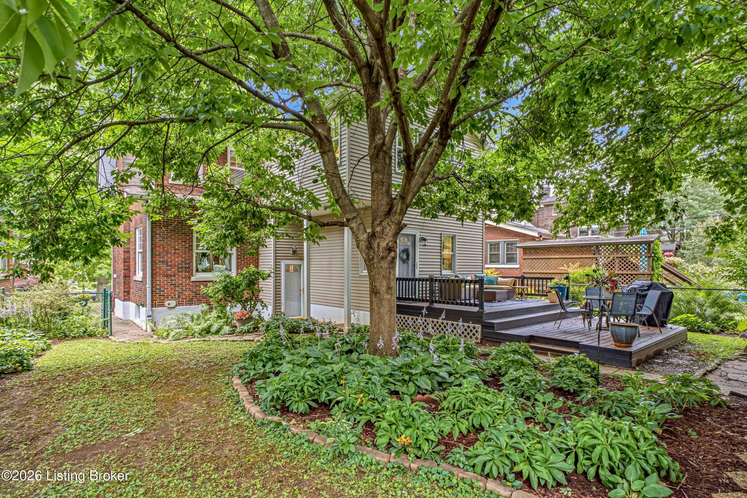 2036 Boulevard Napoleon