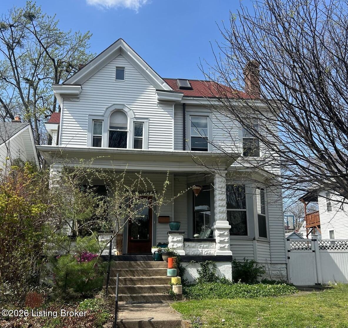 1907 Deerwood Ave