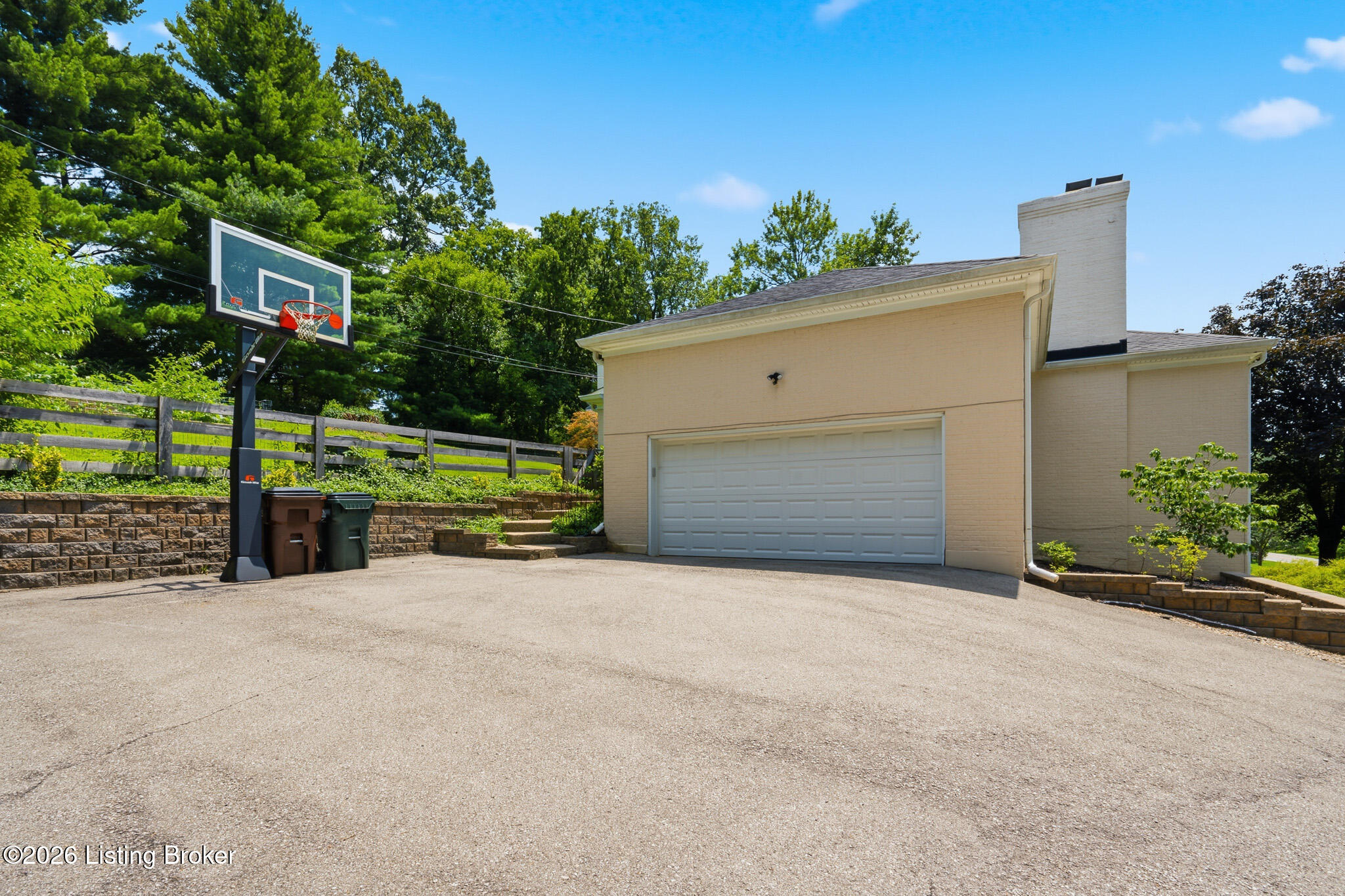 417 Blankenbaker Ln