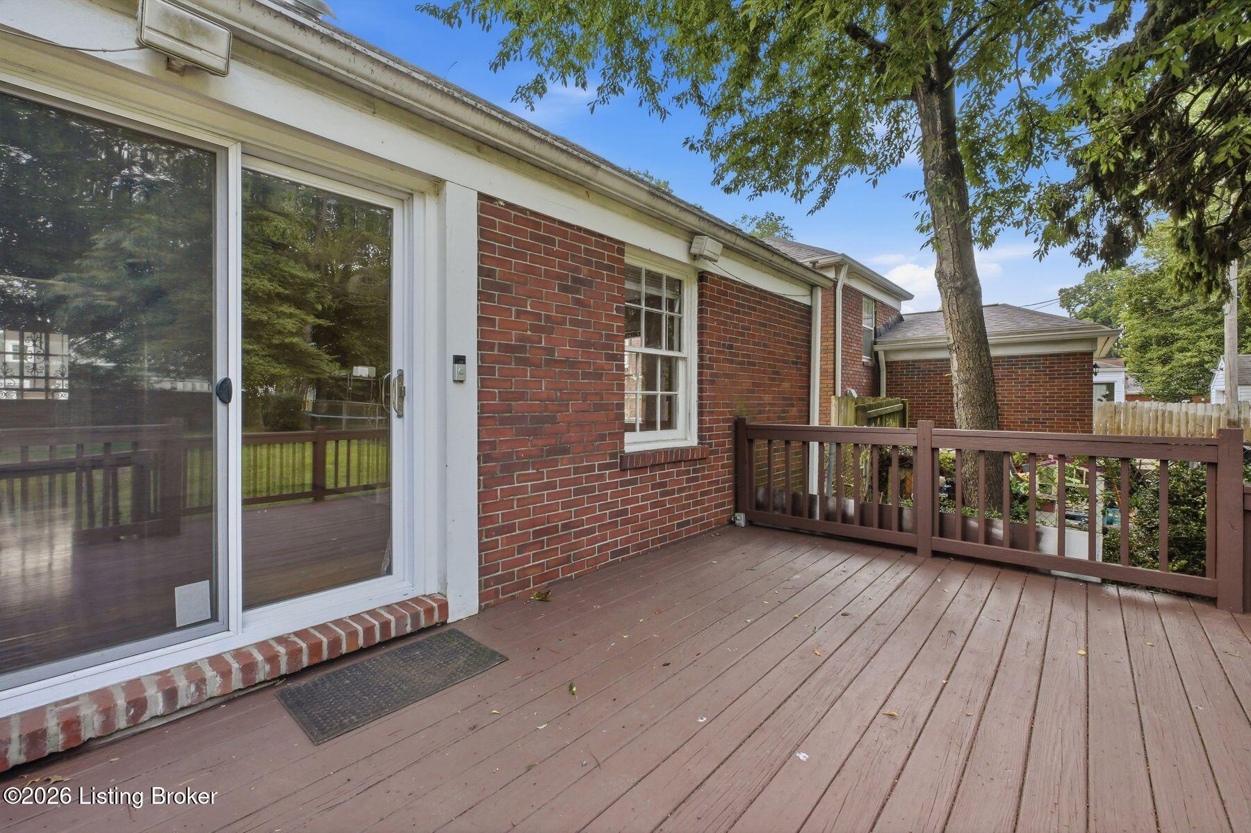 210 Ridgeway Ave