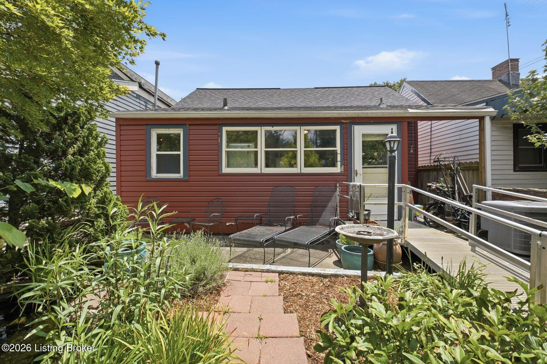 1325 Rufer Ave