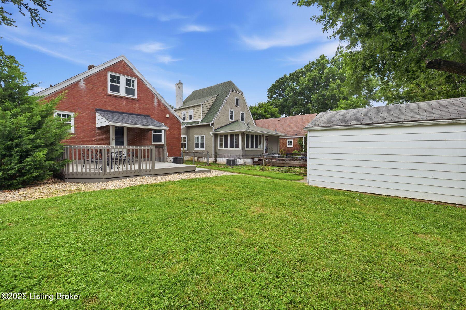 2543 Ridgewood Ave