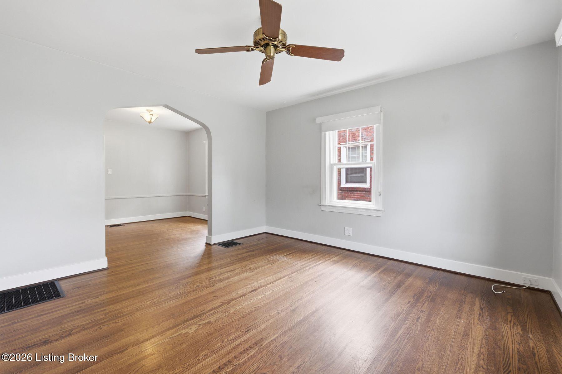 2543 Ridgewood Ave