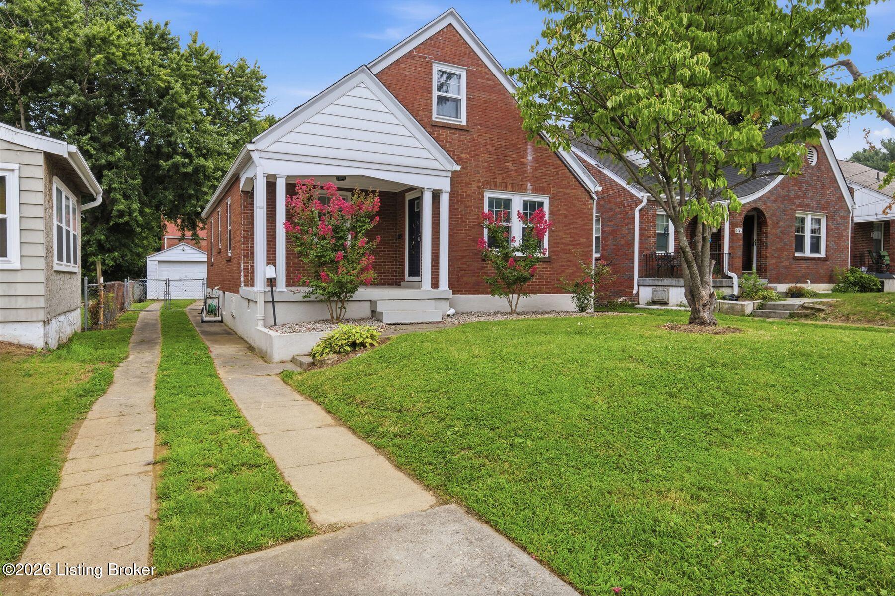 2543 Ridgewood Ave