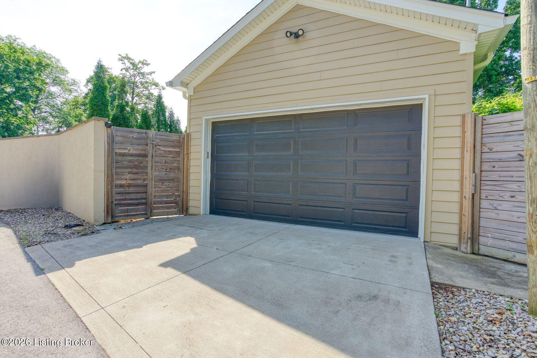 1679 Spring Dr