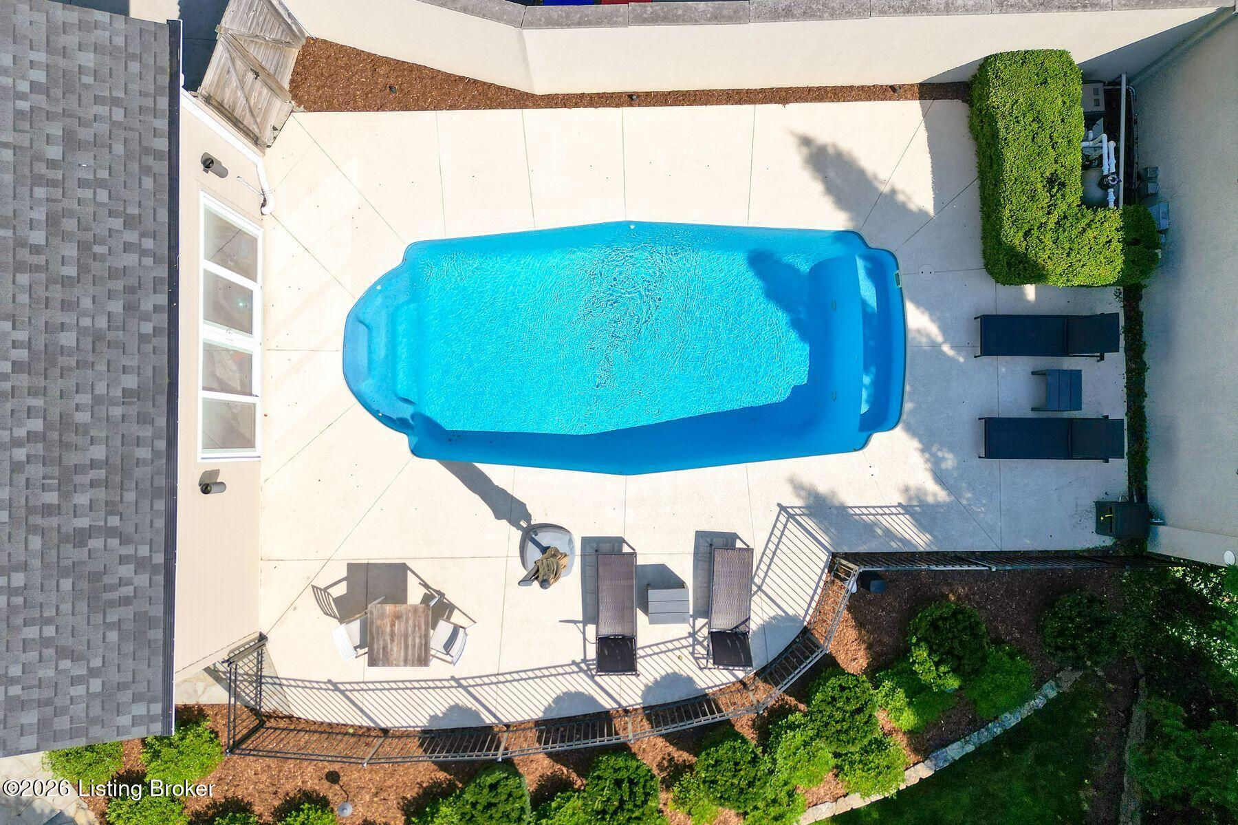 1679 Spring Dr
