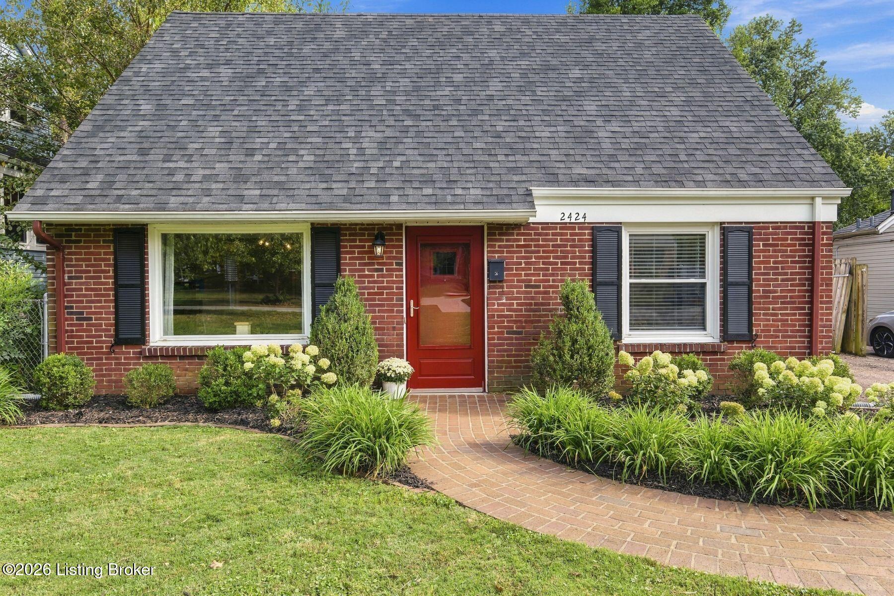 2424 Clarendon Ave