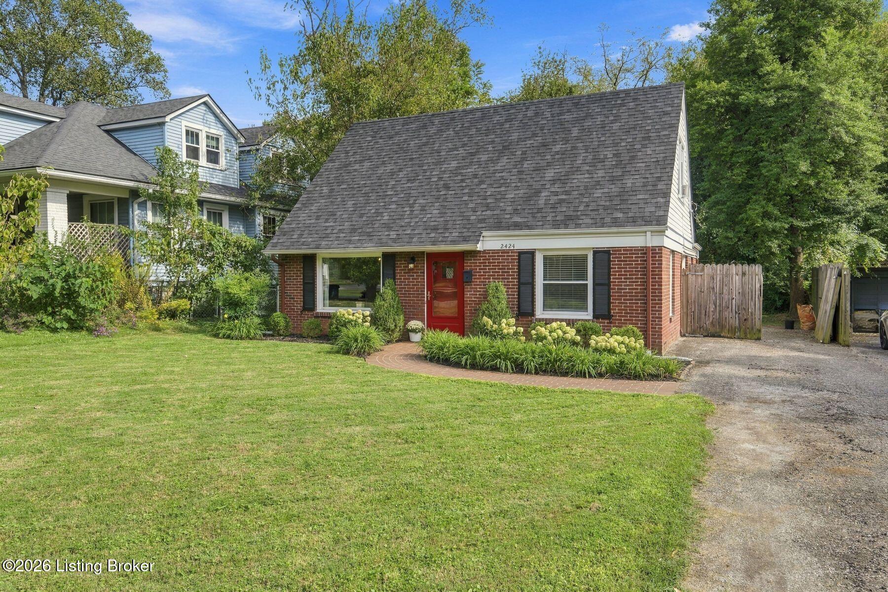 2424 Clarendon Ave