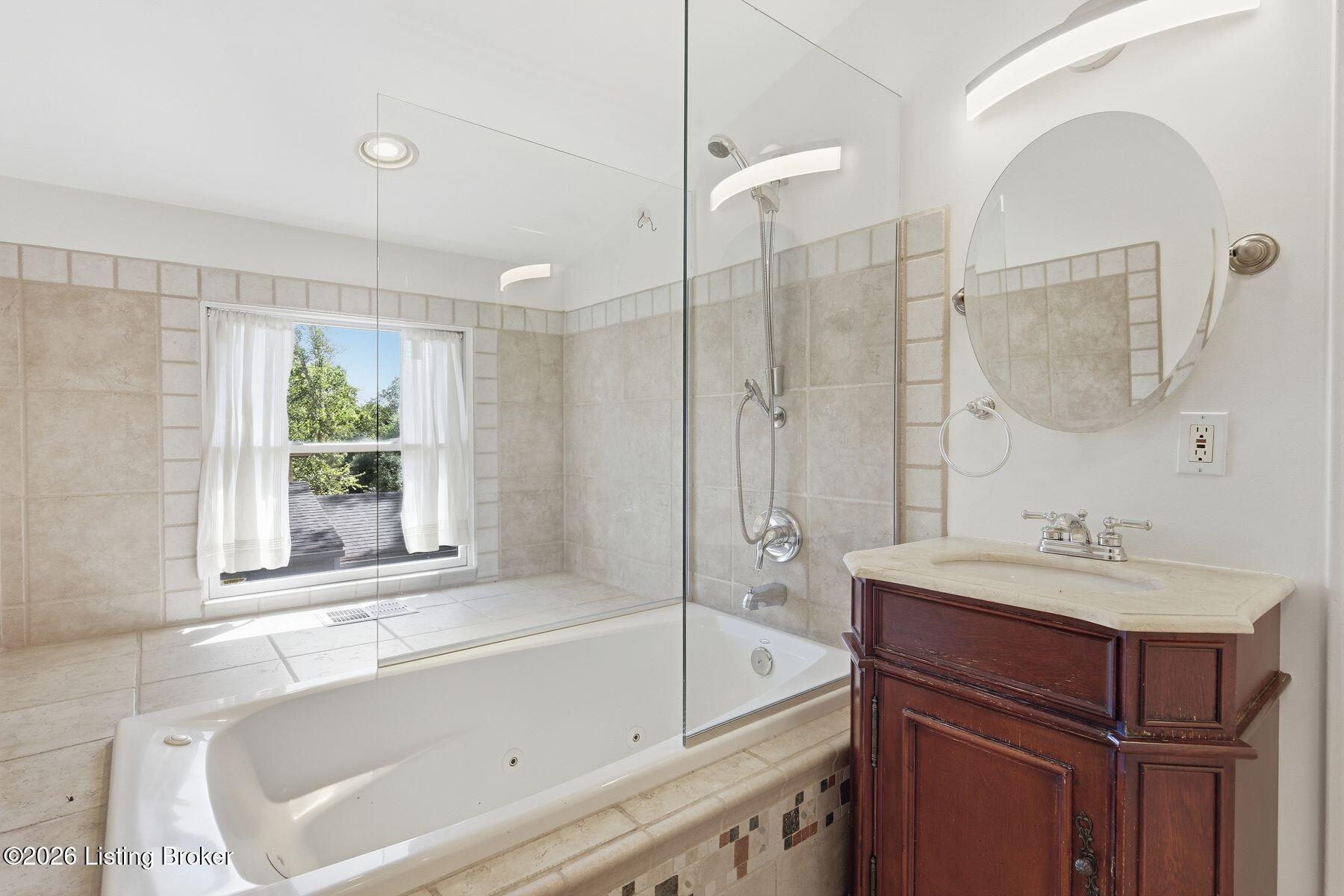 304 S Peterson Ave 3