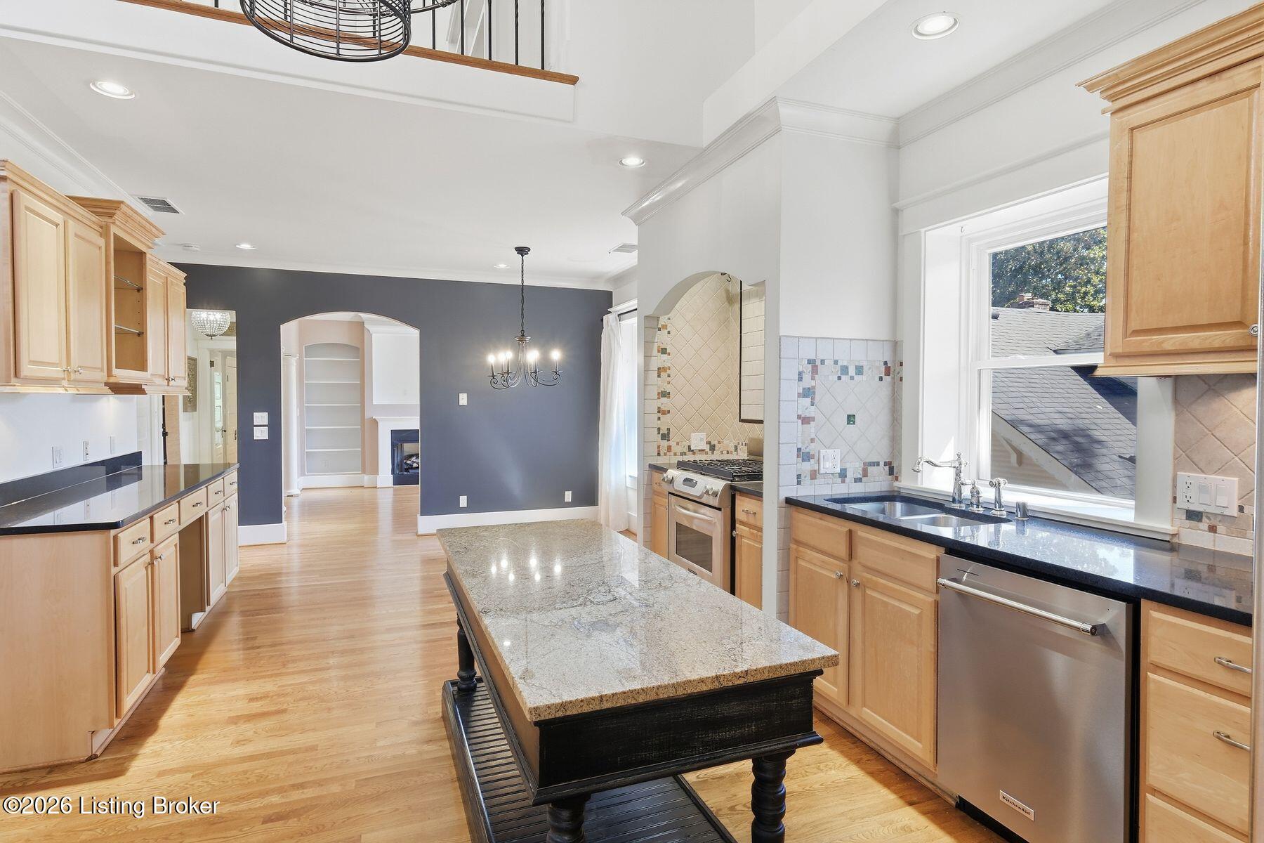 304 S Peterson Ave 3