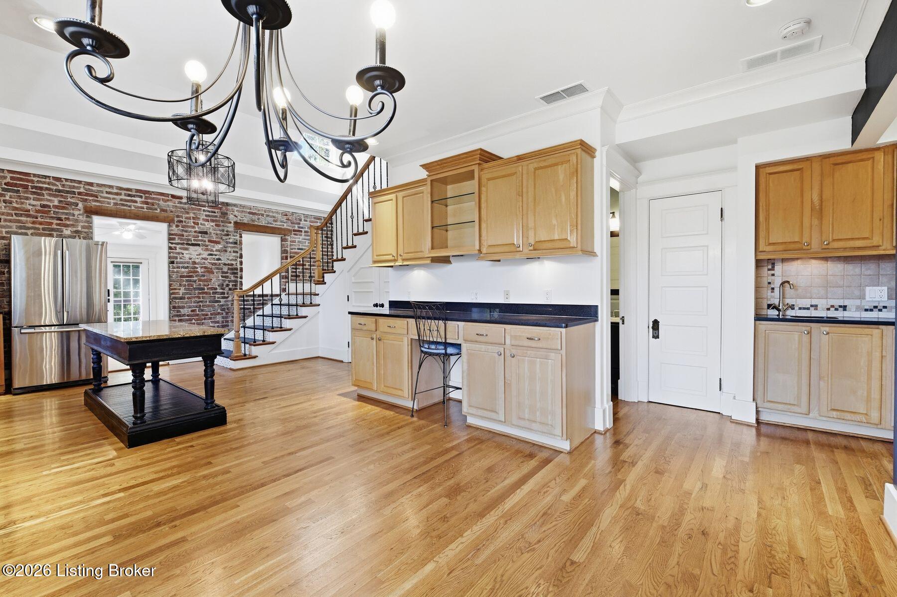 304 S Peterson Ave 3
