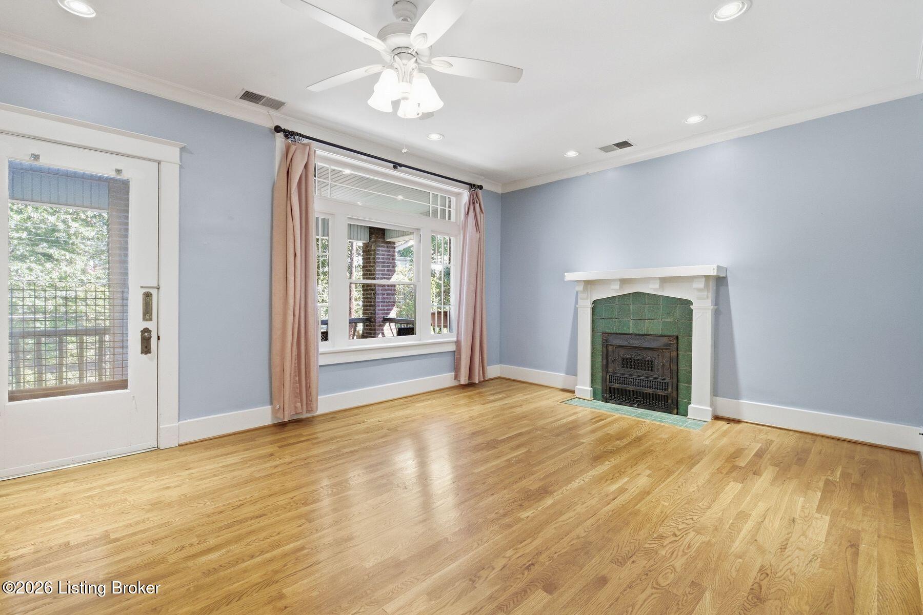304 S Peterson Ave 3