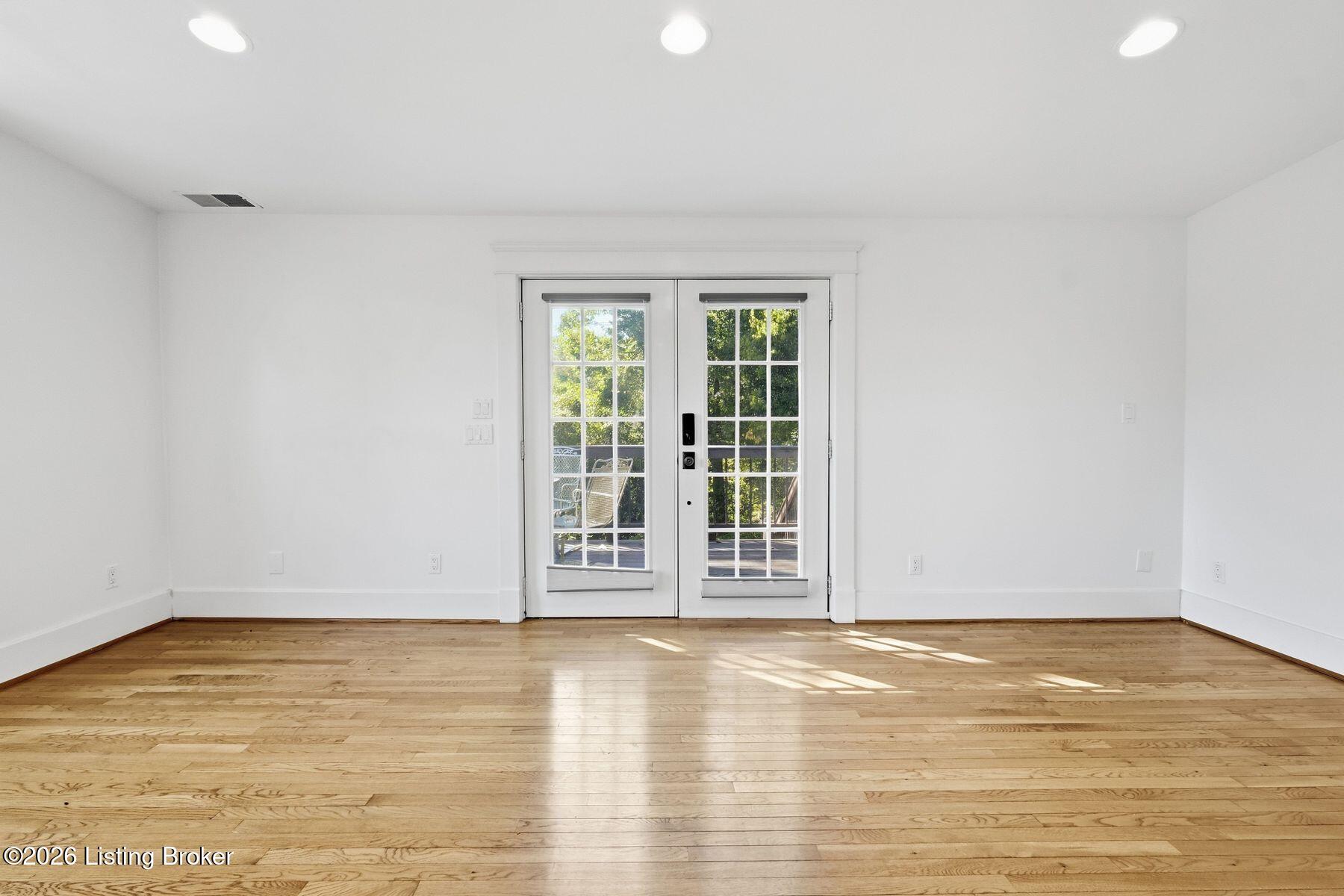 304 S Peterson Ave 3