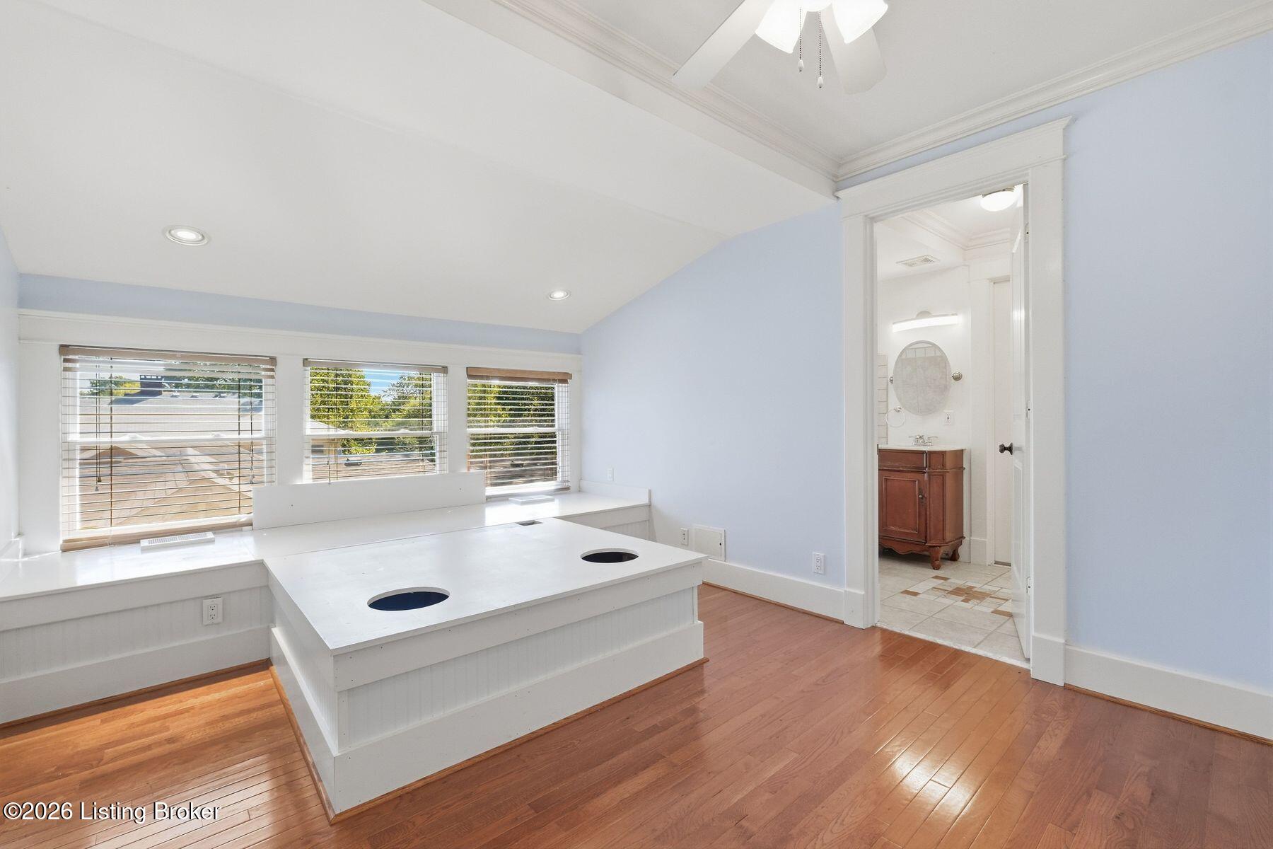304 S Peterson Ave 3