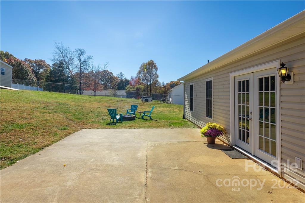304 N Meadow Drive