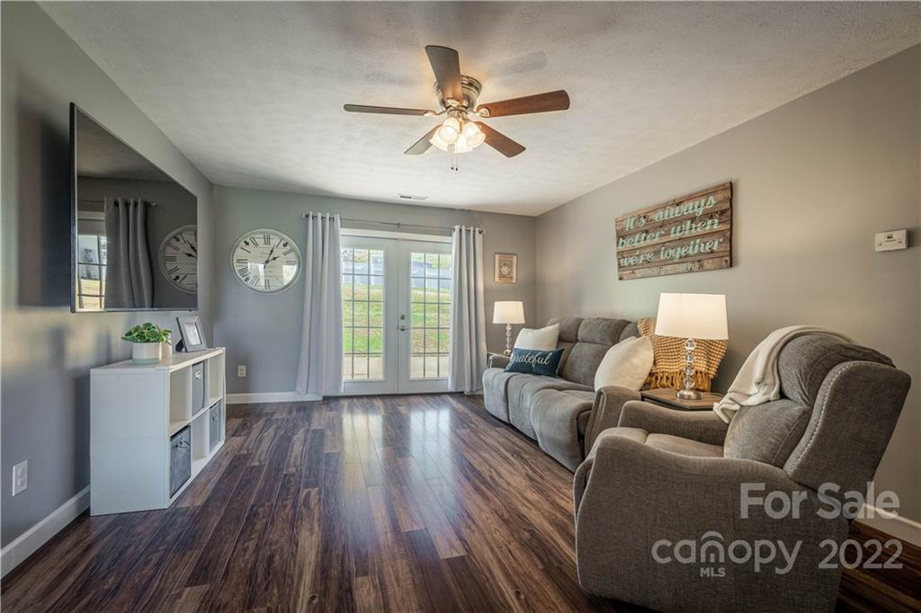 304 N Meadow Drive