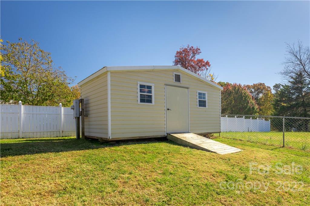 304 N Meadow Drive
