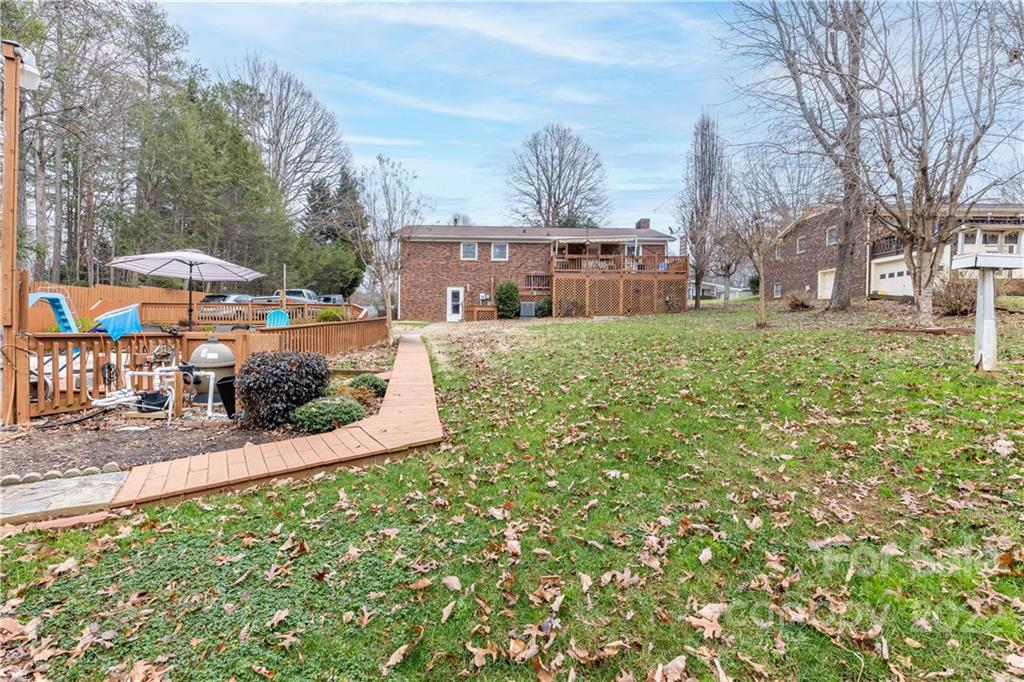 806 Summers Road