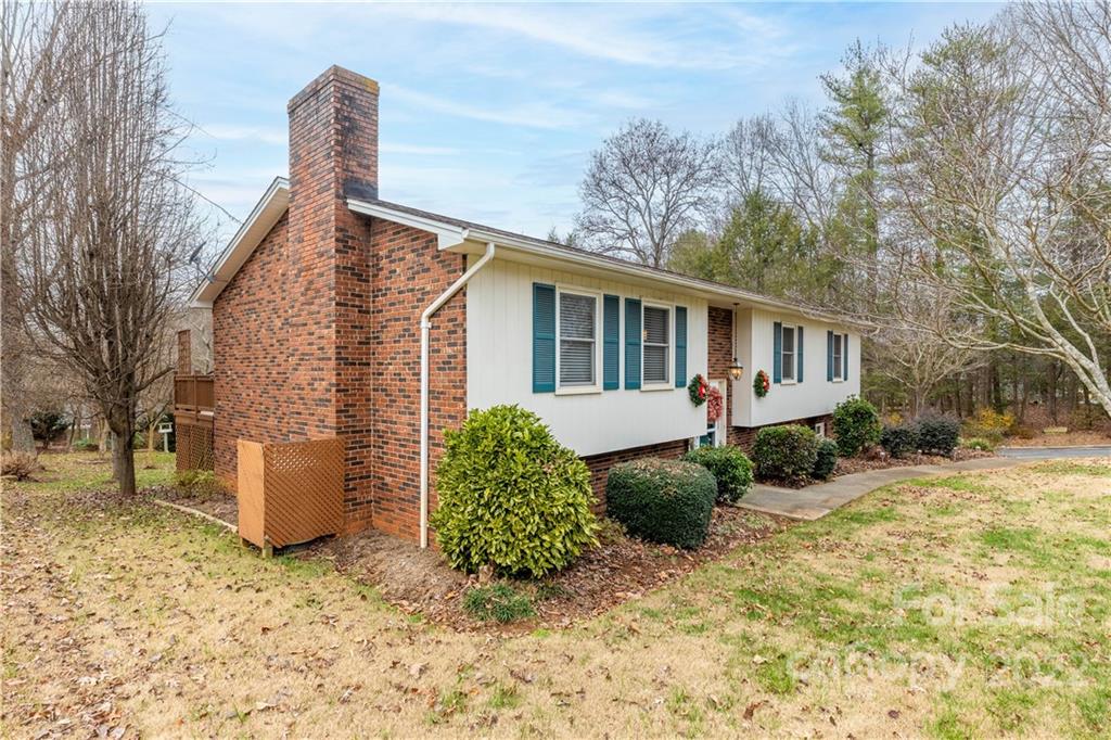 806 Summers Road