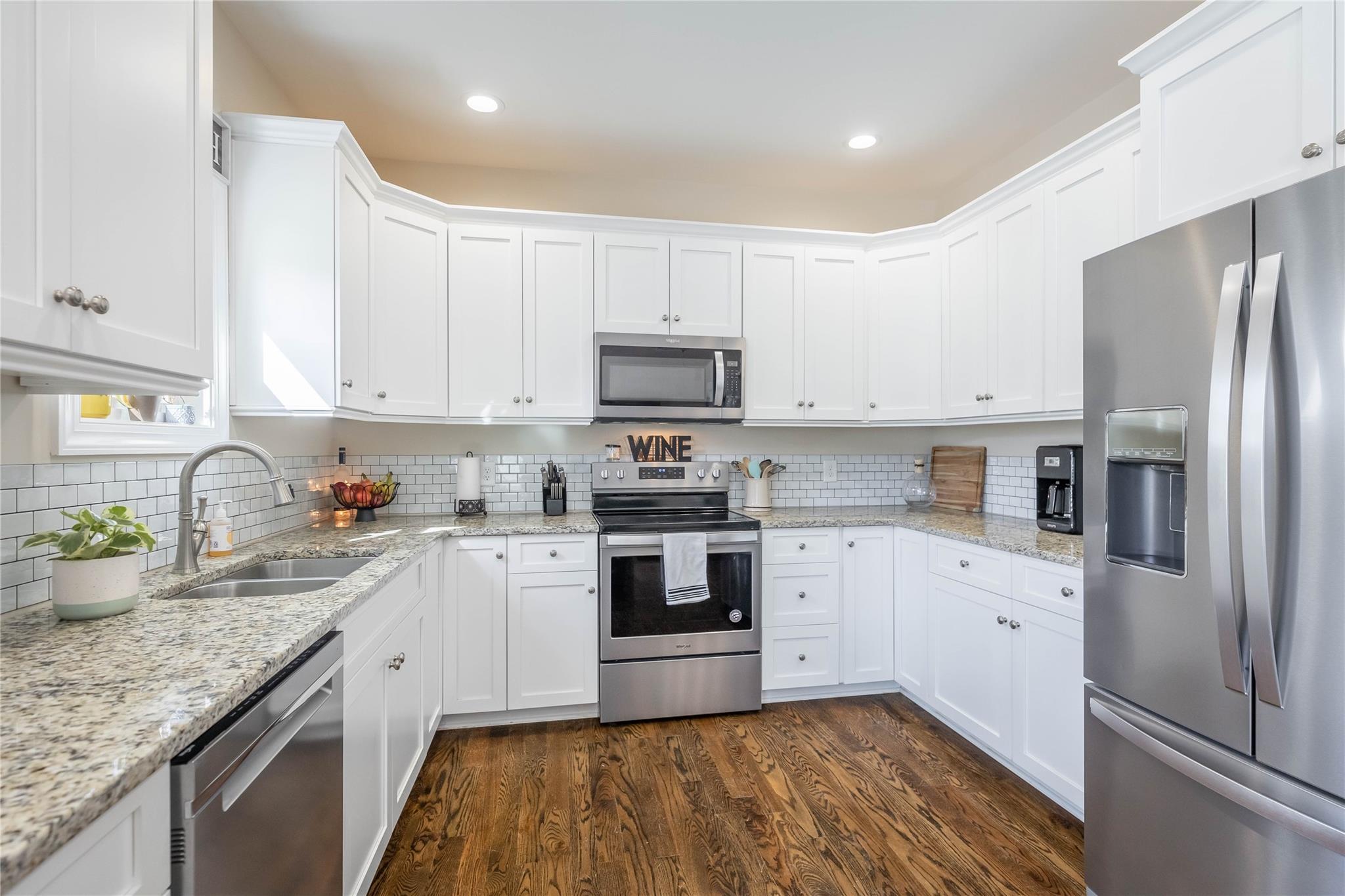 1735 Plantation Loop