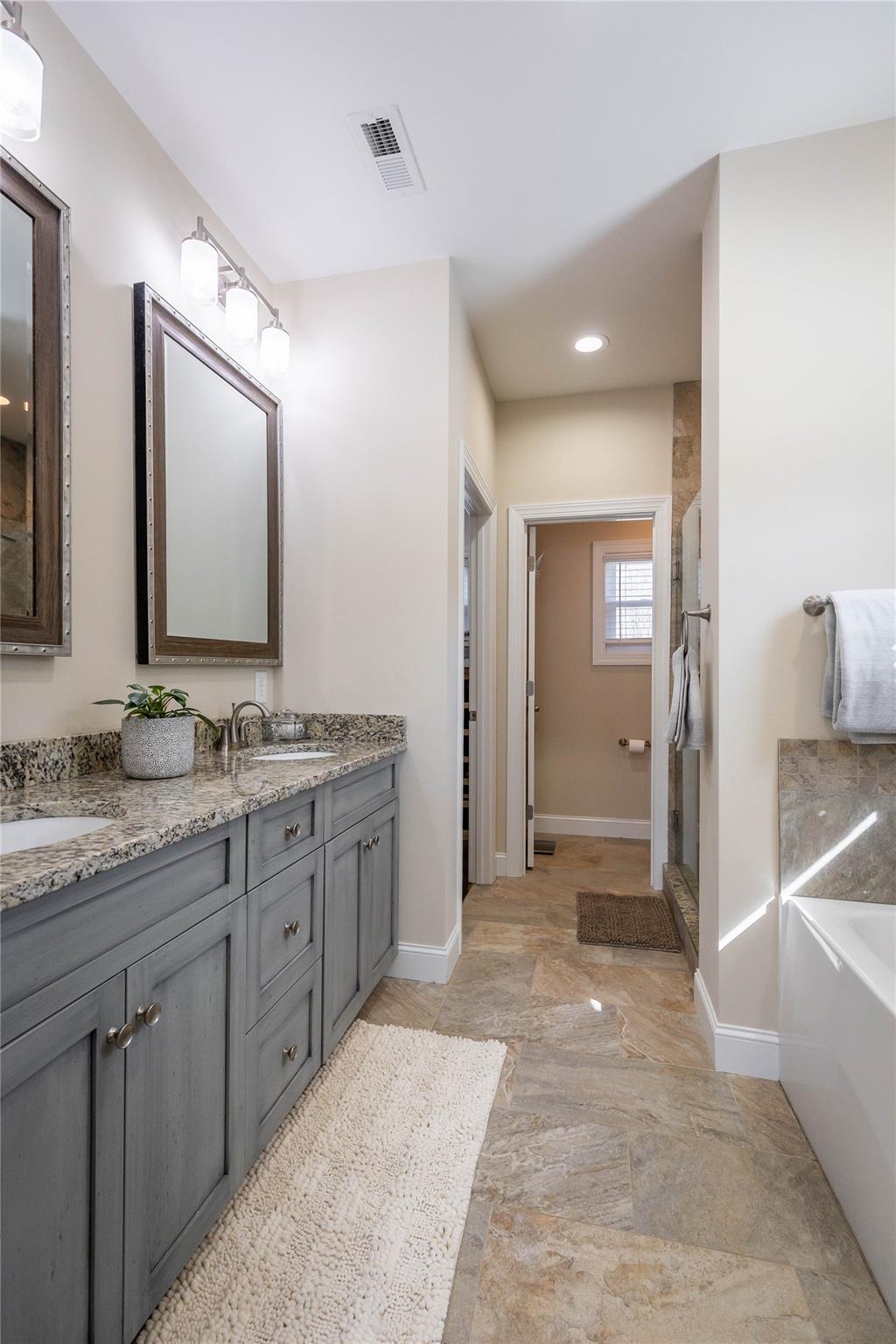 1735 Plantation Loop