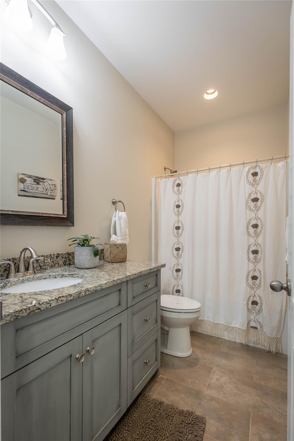 1735 Plantation Loop