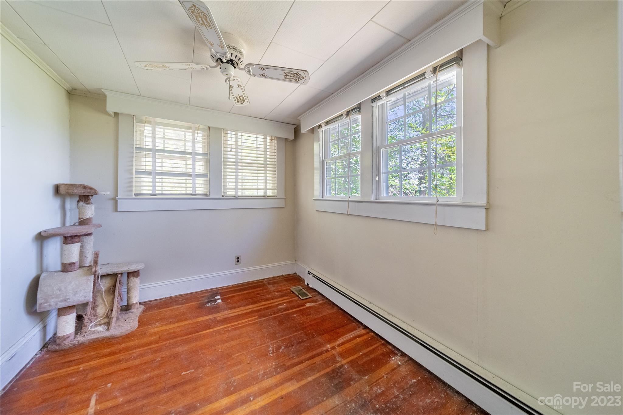 304 Garrou Avenue SE