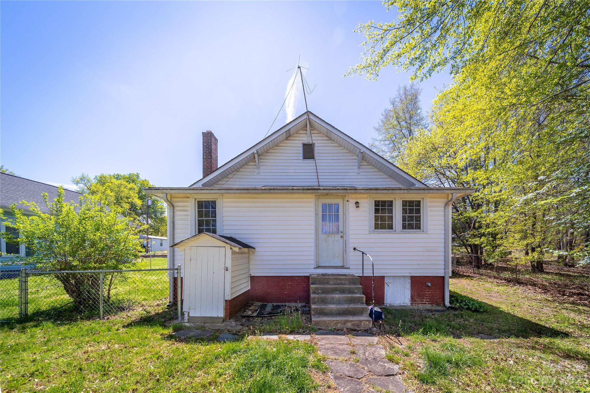 304 Garrou Avenue SE