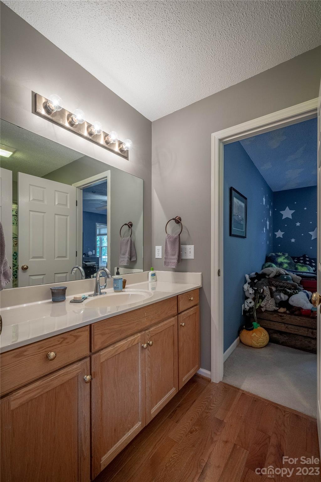 4331 Acorn Trace