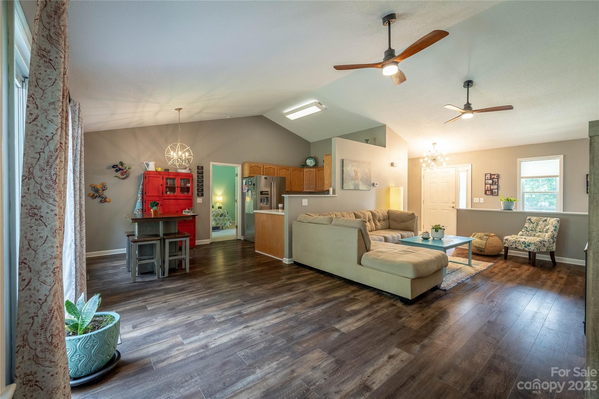 4331 Acorn Trace
