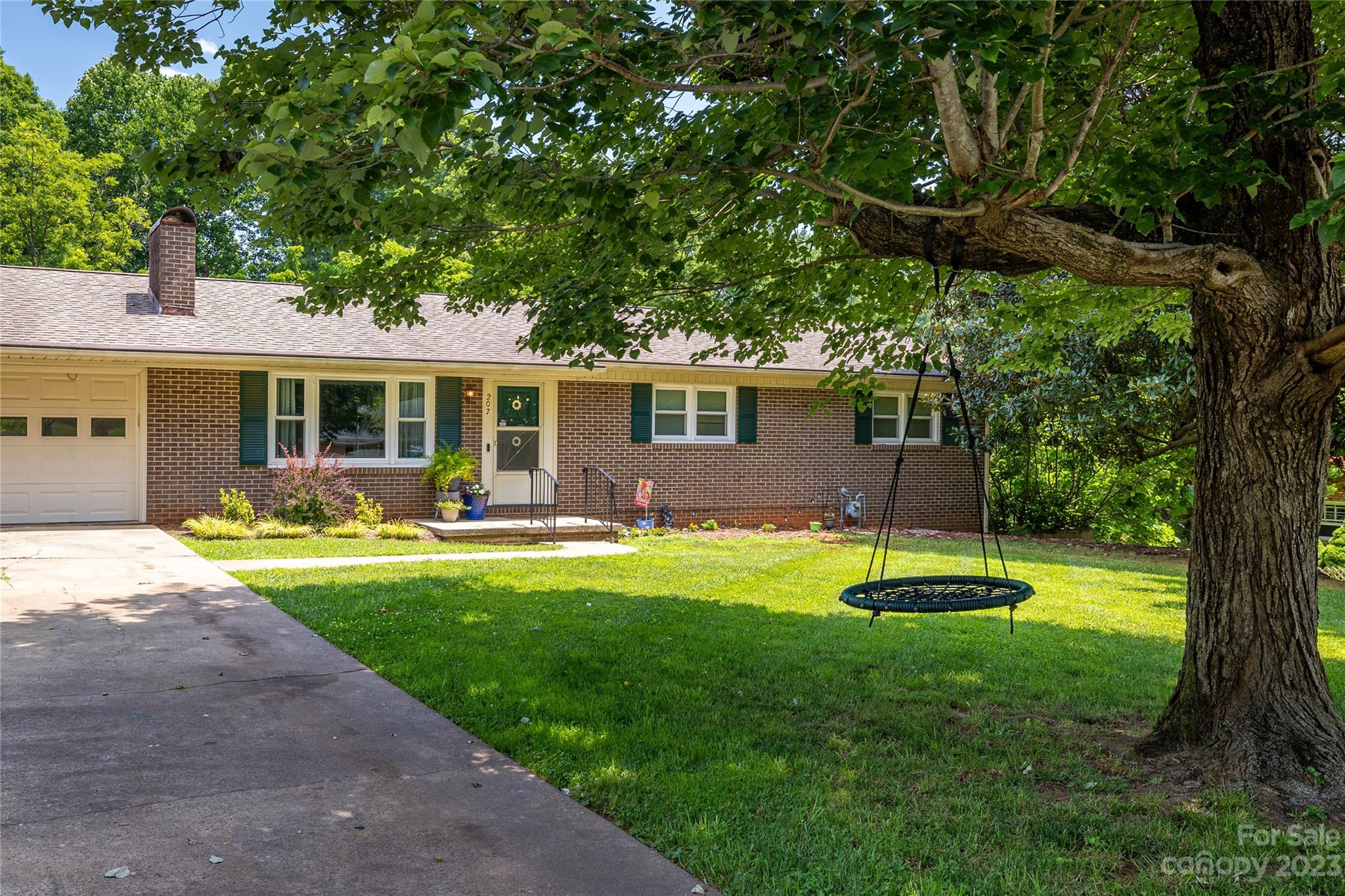 207 Northwood Drive