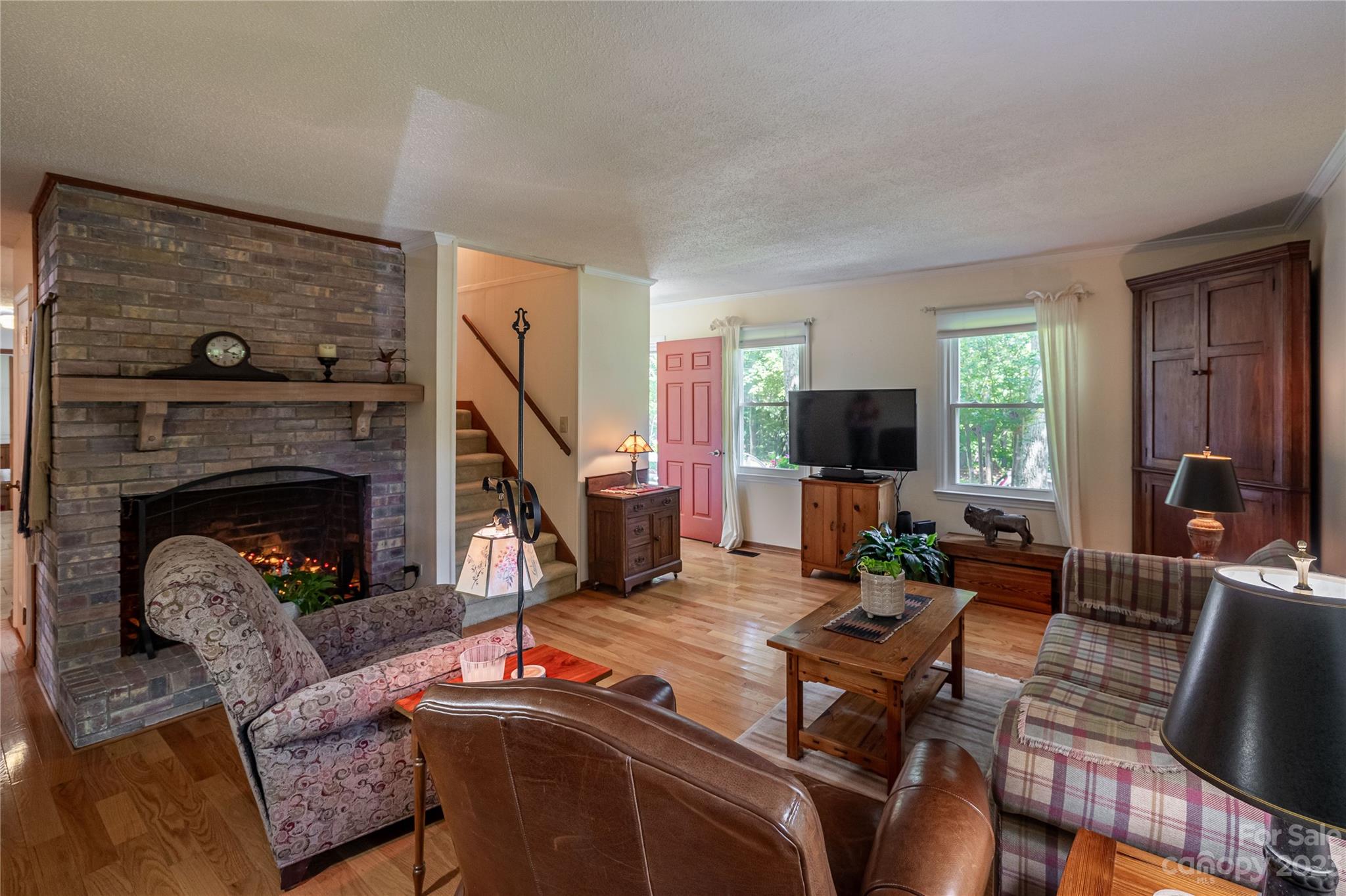 102 Oak Dale Lane