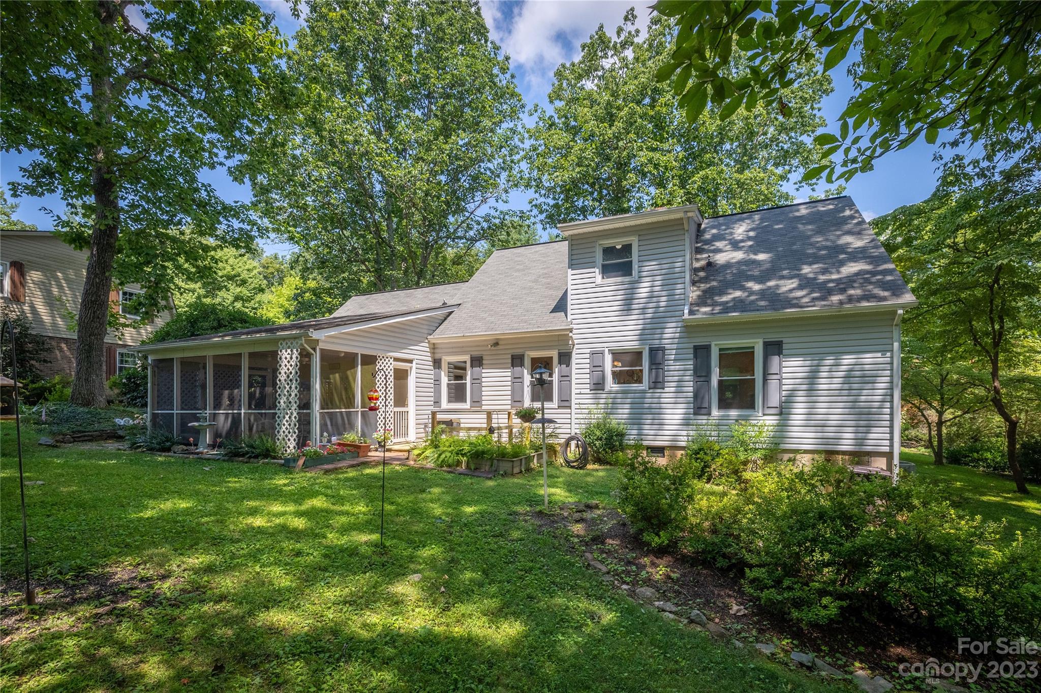 102 Oak Dale Lane
