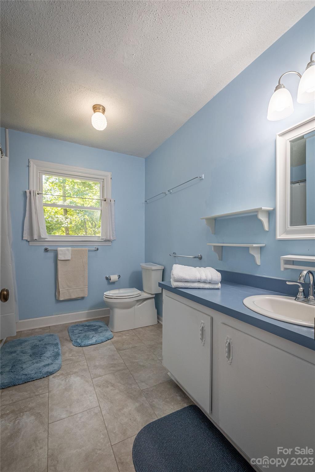 102 Oak Dale Lane