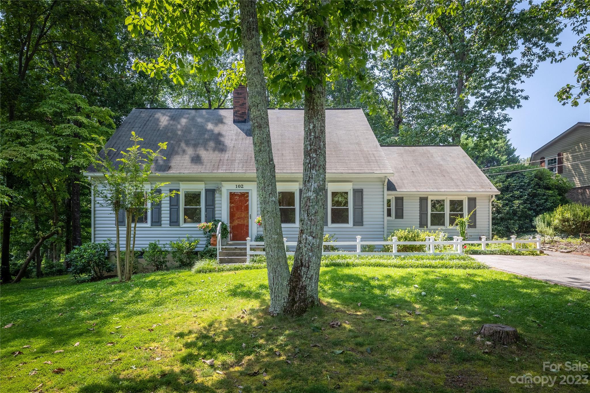 102 Oak Dale Lane