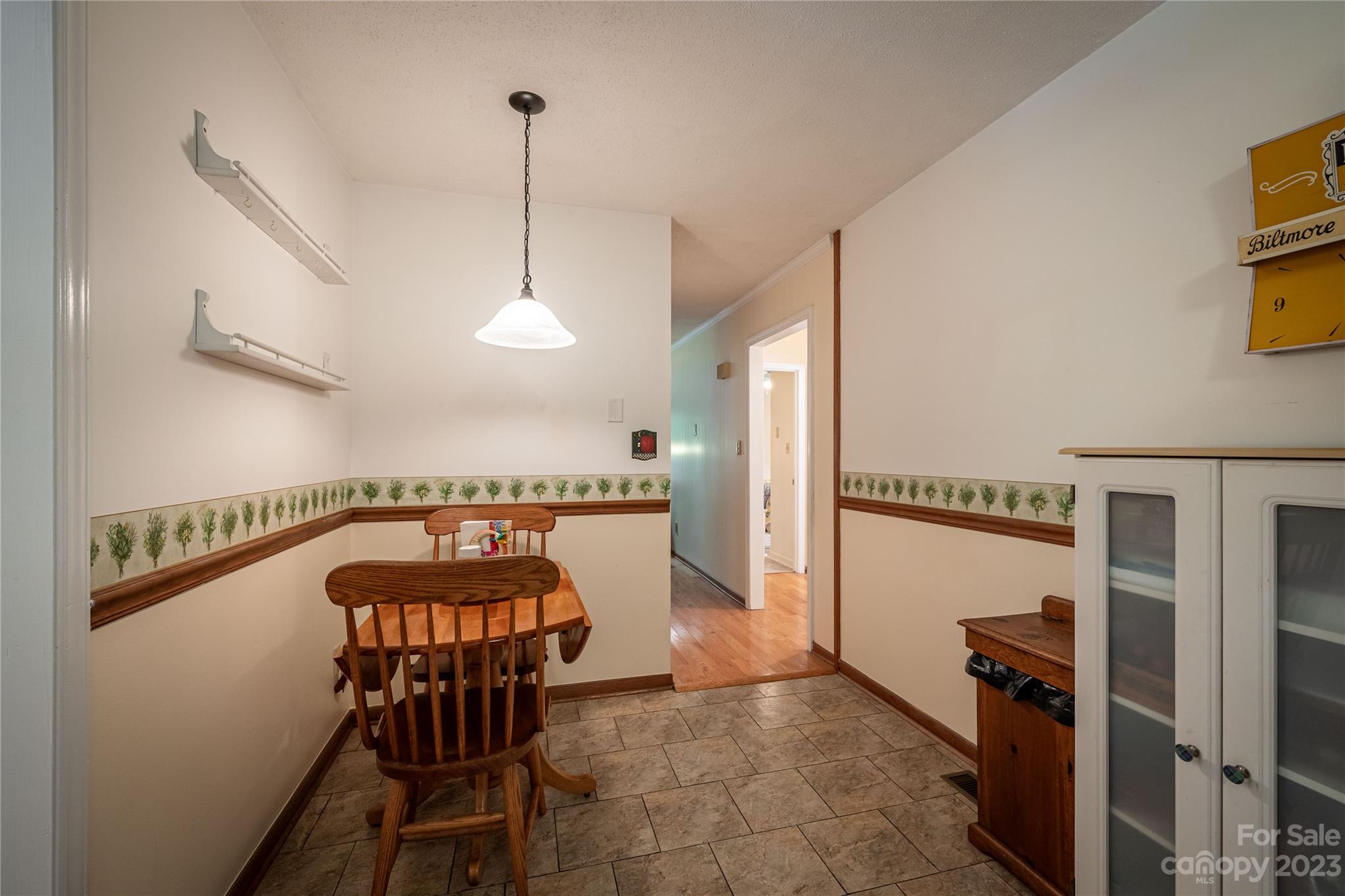 102 Oak Dale Lane