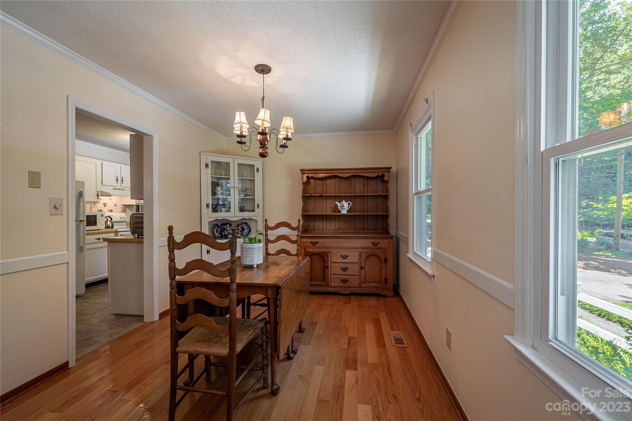 102 Oak Dale Lane
