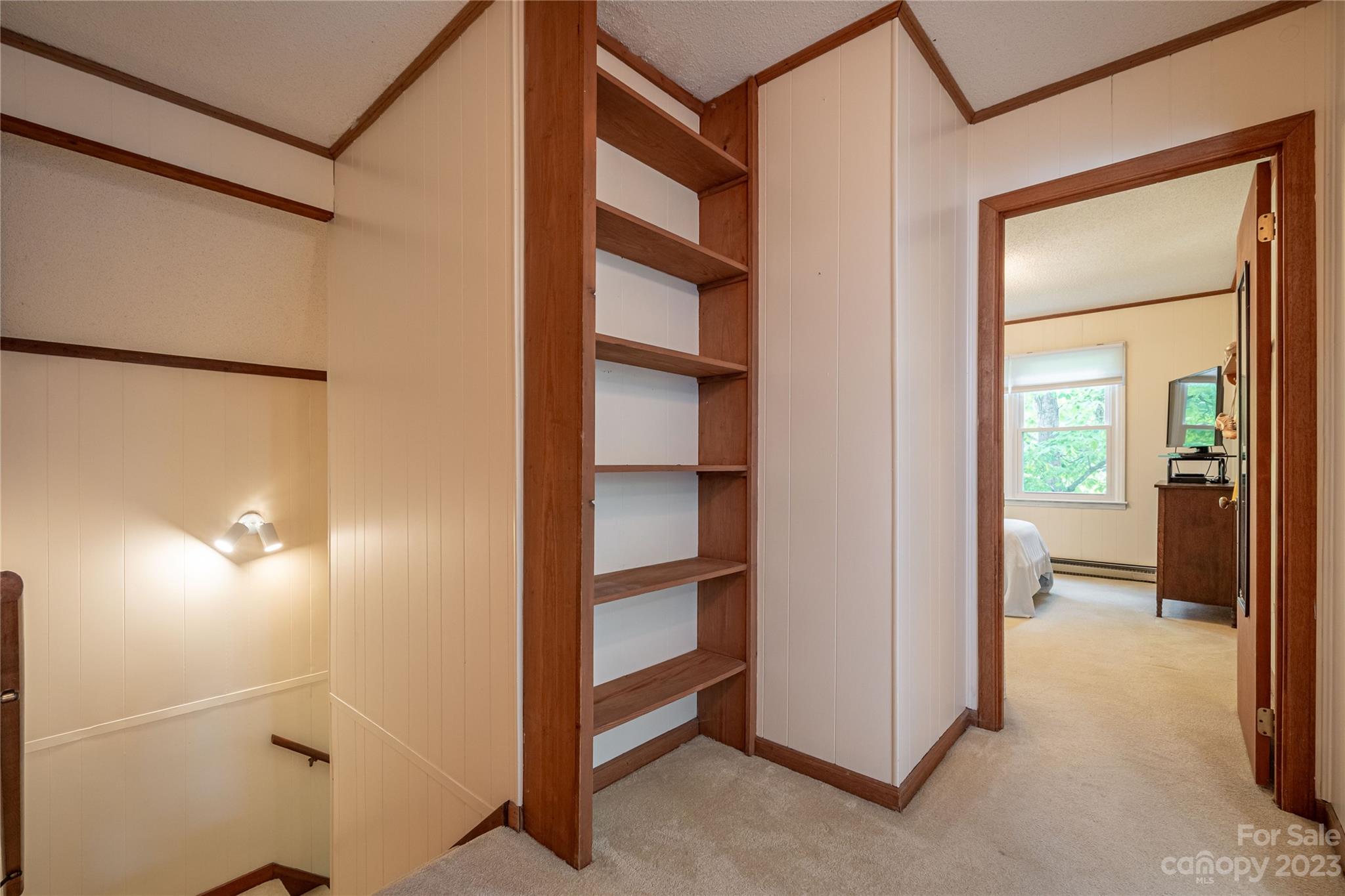102 Oak Dale Lane