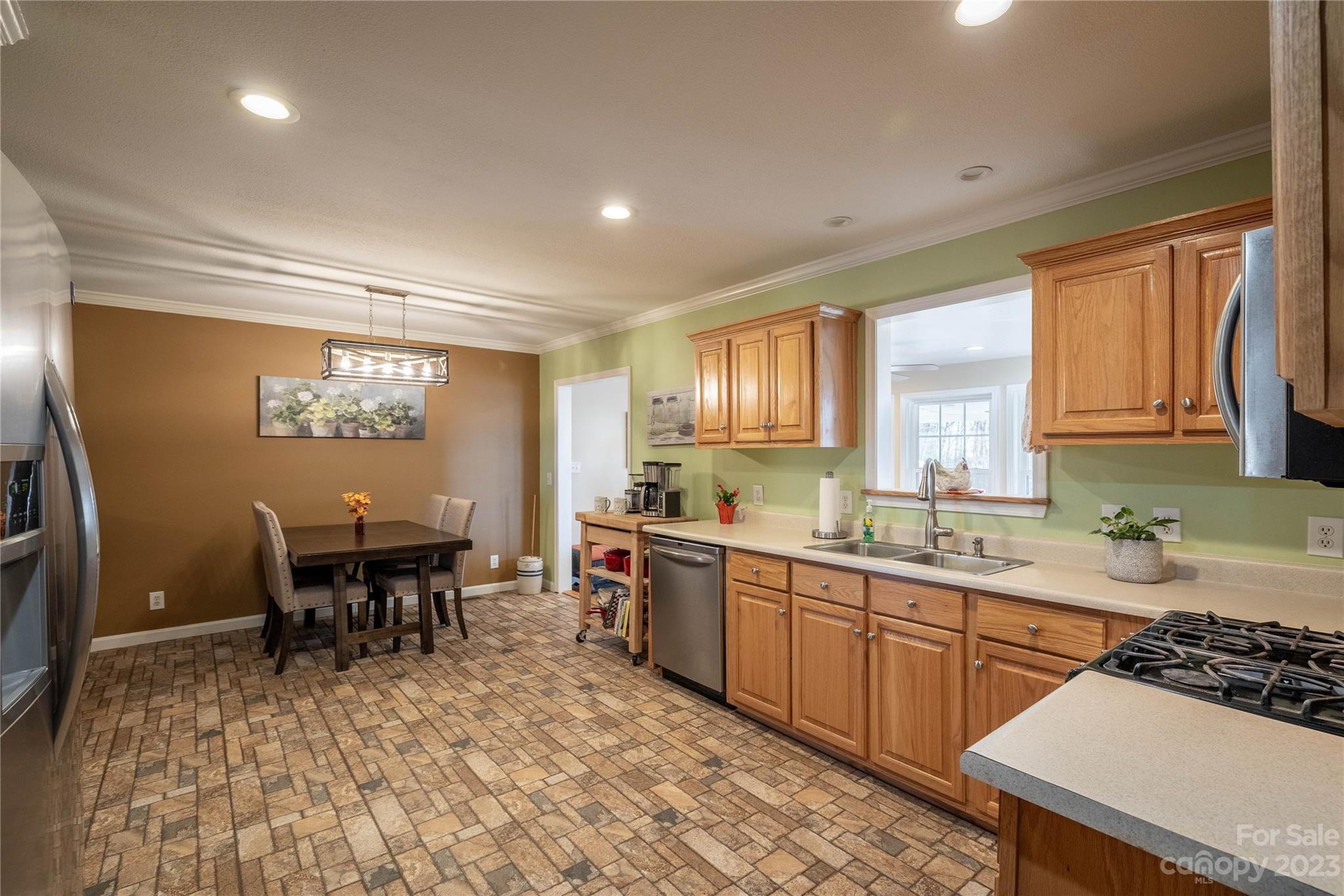 352 Dirty Ankle Road